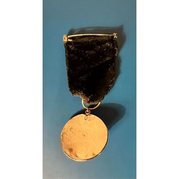 Vintage Black Velvet Brooch w Rhinestone Silver Tone Pendant - Picture 3 of 5